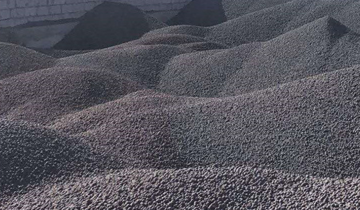 燒結(jié)球團(tuán)為什么加煤粉？HLM1250中速煤磨機(jī)生產(chǎn)球團(tuán)用煤粉200目，D80全通過