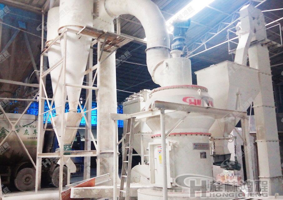 新型高效雷蒙磨粉機(jī)，200目活性炭，小型活性炭生產(chǎn)設(shè)備，活性炭整套生產(chǎn)設(shè)備