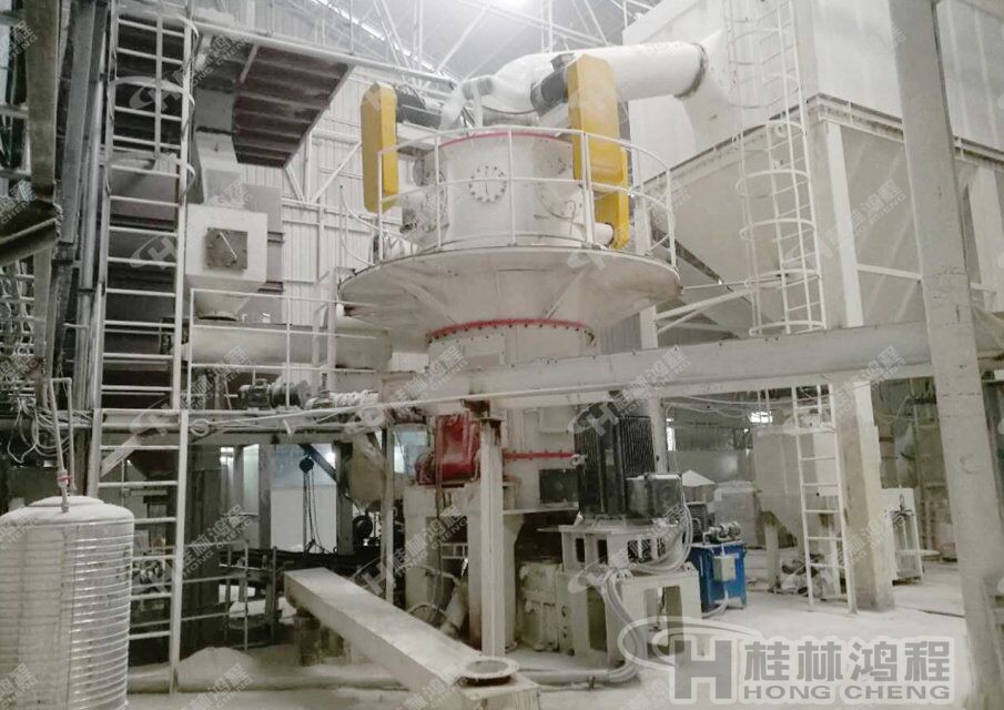 HLMX1100高純石英砂磨粉機(jī)推薦設(shè)備，桂林鴻程環(huán)保磨粉機(jī)，HLMX超細(xì)立式磨粉機(jī)