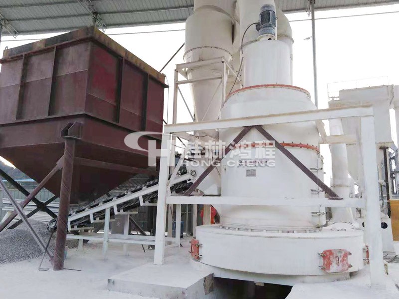 鴻程礦山機(jī)械的大型石粉磨機(jī) 150目大型石粉磨機(jī) HC1900擺式磨粉機(jī)貴州客戶 鴻程礦山機(jī)械的大型石粉磨機(jī) 150目大型石粉磨機(jī) HC1900擺式磨粉機(jī)貴州客戶