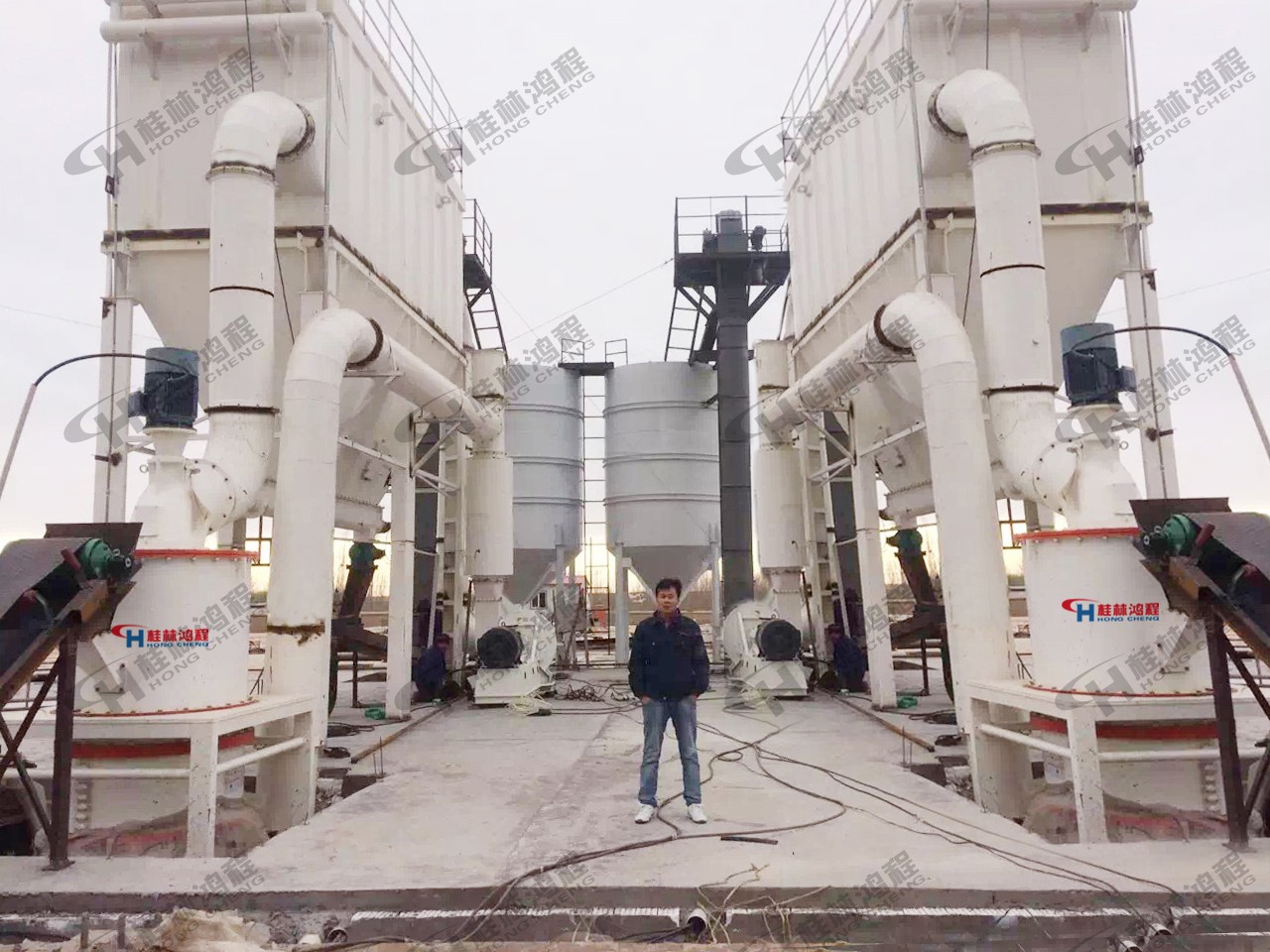 非礦立式磨供應(yīng)商非礦立式磨廠家HCH超細環(huán)輥磨粉機 非礦立式磨供應(yīng)商非礦立式磨廠家HCH超細環(huán)輥磨粉機