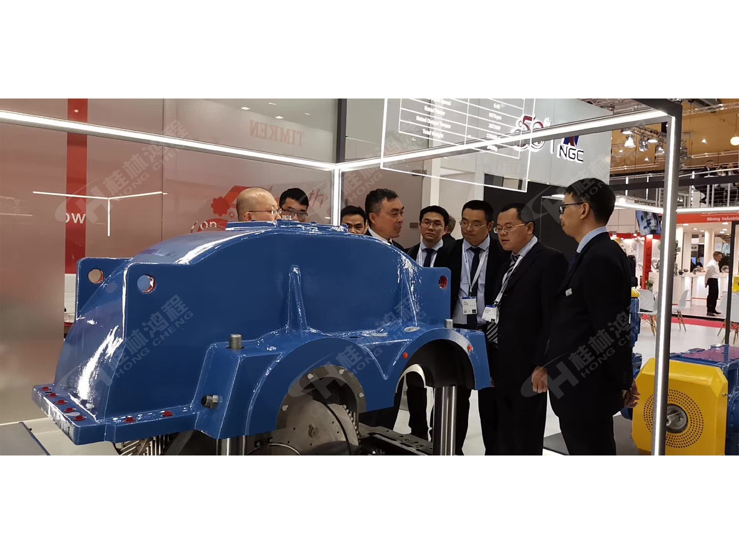 磨粉機廠家桂林鴻程參加漢諾威工業(yè)展學習德國人設(shè)計 磨粉機廠家桂林鴻程參加漢諾威工業(yè)展學習德國人設(shè)計